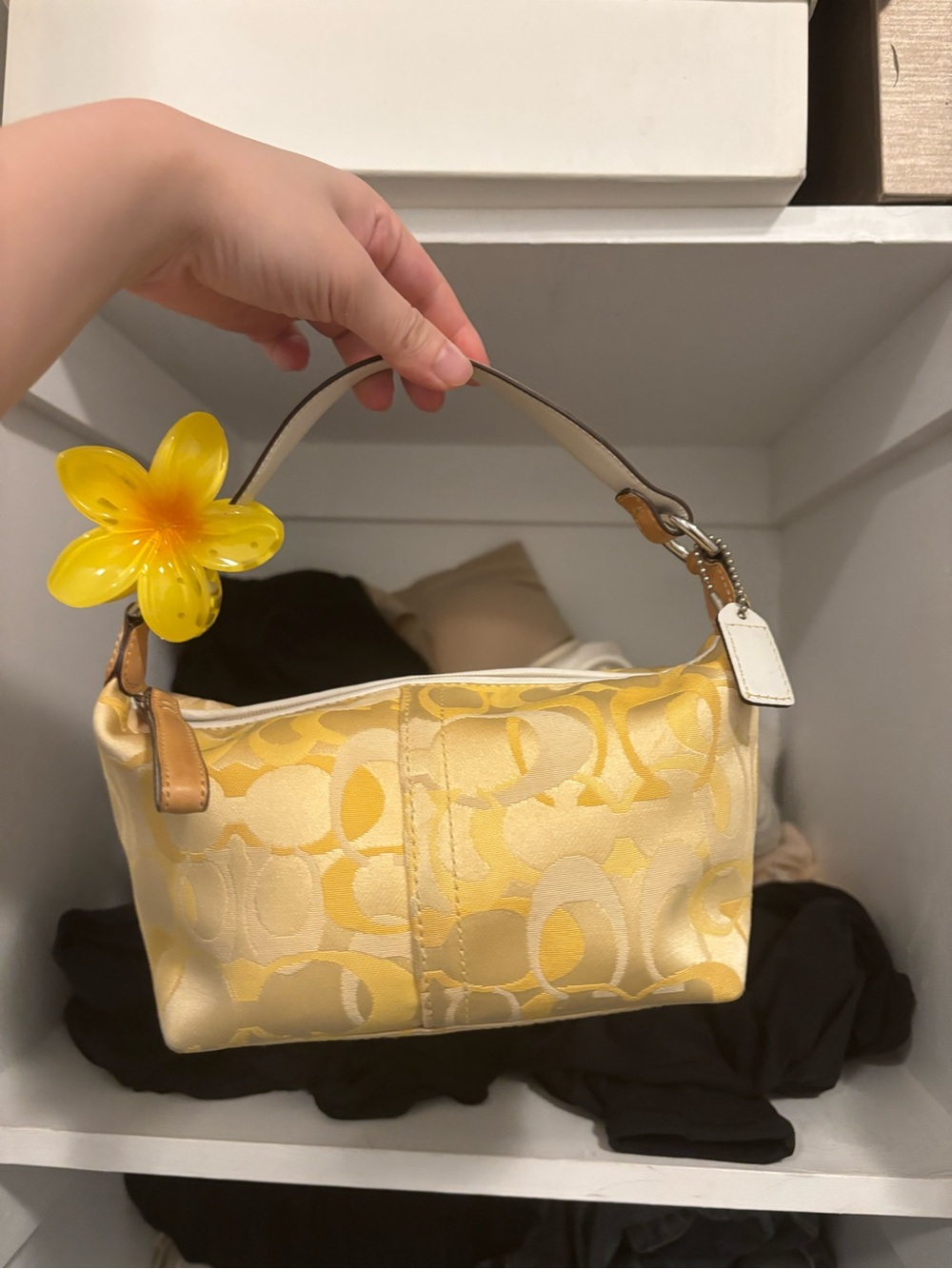 vinatge Coach Yellow Signature small bag - Picture 4 of 9